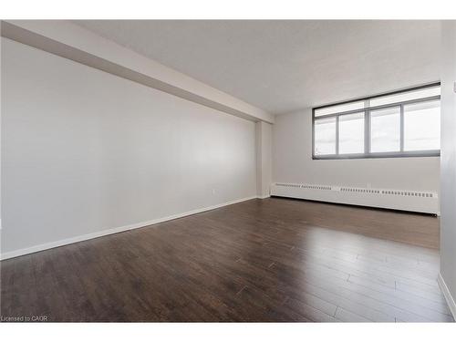 1014-770 Hager Avenue, Burlington, ON - Indoor Photo Showing Other Room