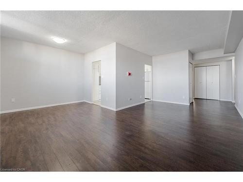 1014-770 Hager Avenue, Burlington, ON - Indoor Photo Showing Other Room