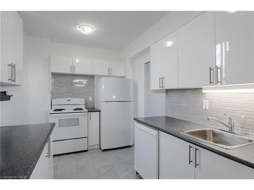 1014-770 Hager Avenue, Burlington, ON - Indoor Photo Showing Kitchen
