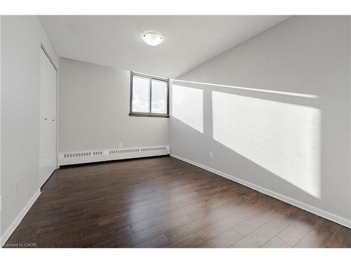 1014-770 Hager Avenue, Burlington, ON - Indoor Photo Showing Other Room