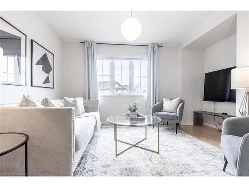 Upper-259 Higginbotham Crescent, Milton, ON - Indoor Photo Showing Living Room