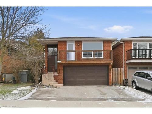 2344 Glastonbury Road, Burlington, ON - Outdoor With Balcony
