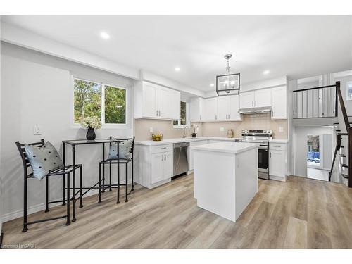 2344 Glastonbury Road, Burlington, ON - Indoor Photo Showing Kitchen
