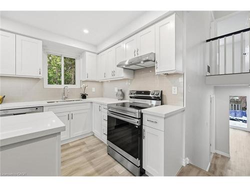 2344 Glastonbury Road, Burlington, ON - Indoor Photo Showing Kitchen