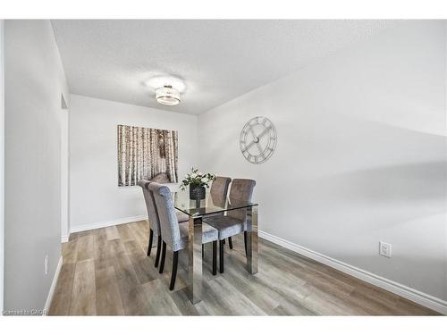2344 Glastonbury Road, Burlington, ON - Indoor Photo Showing Dining Room