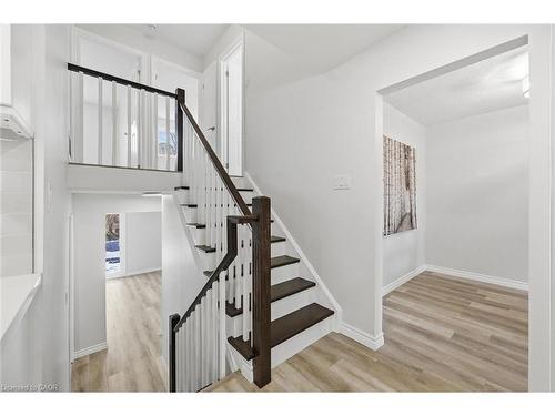 2344 Glastonbury Road, Burlington, ON - Indoor Photo Showing Other Room