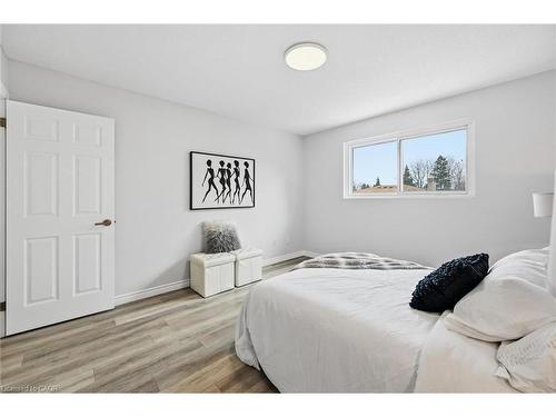 2344 Glastonbury Road, Burlington, ON - Indoor Photo Showing Bedroom