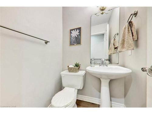 16 Candler Court, Clarington, ON - Indoor Photo Showing Bathroom