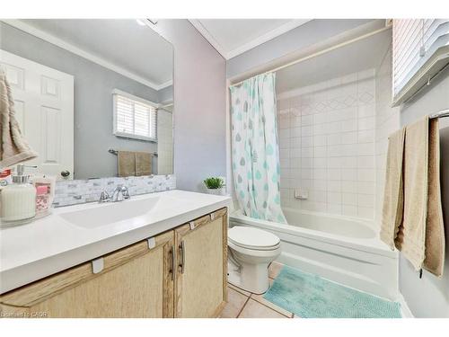 16 Candler Court, Clarington, ON - Indoor Photo Showing Bathroom