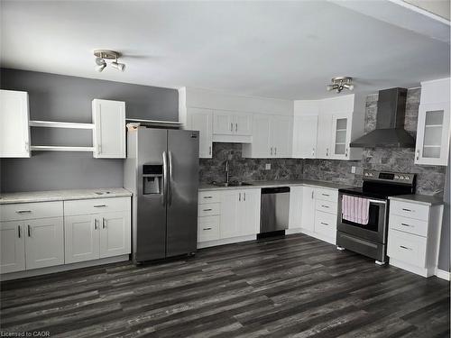 39 Evelyn Street, Brantford, ON - Indoor Photo Showing Kitchen With Upgraded Kitchen