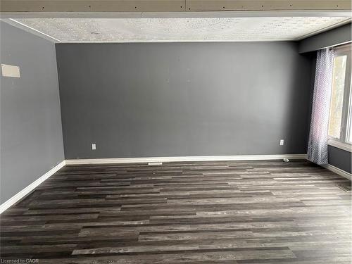 39 Evelyn Street, Brantford, ON - Indoor Photo Showing Other Room