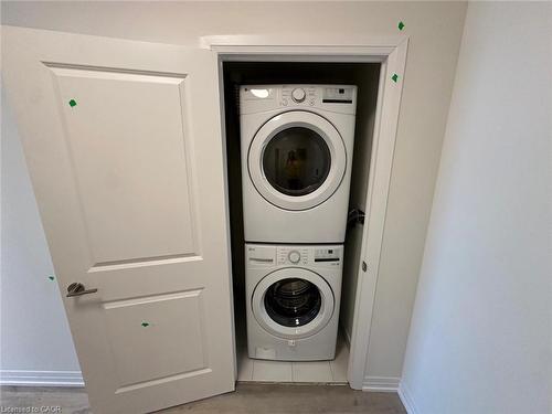1601-15 Watergarden Drive, Mississauga, ON - Indoor Photo Showing Laundry Room