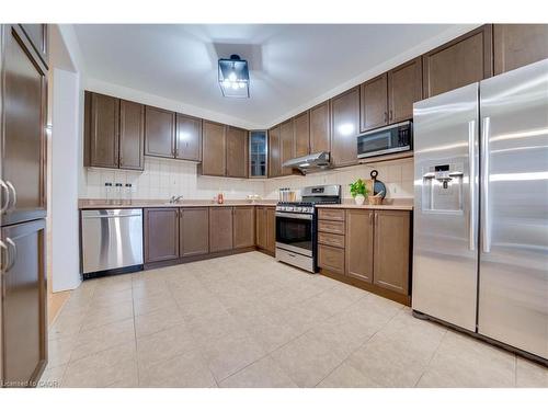 42 Arrowpoint Drive, Brampton, ON - Indoor Photo Showing Kitchen With Upgraded Kitchen