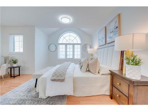 42 Arrowpoint Drive, Brampton, ON - Indoor Photo Showing Bedroom