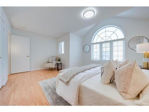 42 Arrowpoint Drive, Brampton, ON - Indoor Photo Showing Bedroom