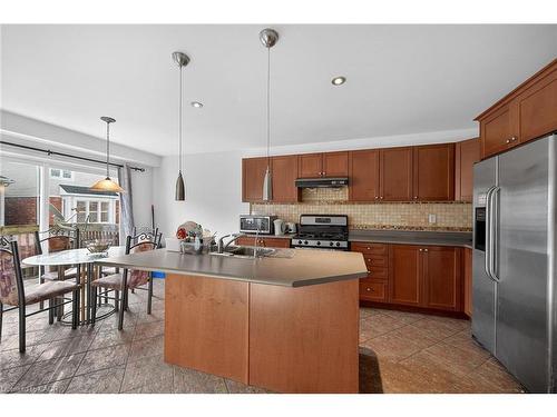 3175 Bunkerhill Place, Burlington, ON - Indoor Photo Showing Kitchen With Double Sink