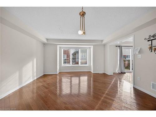 3175 Bunkerhill Place, Burlington, ON - Indoor Photo Showing Other Room