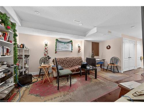 3175 Bunkerhill Place, Burlington, ON - Indoor Photo Showing Living Room