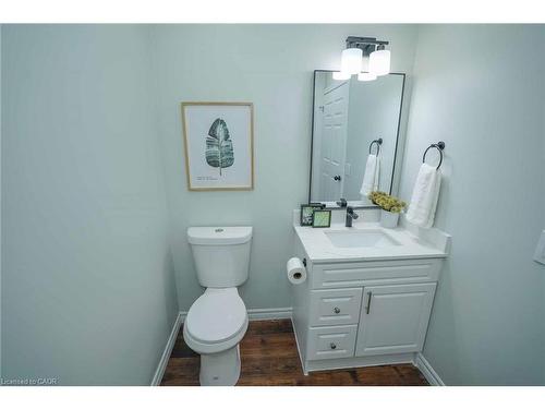107-7 Kay Crescent, Guelph, ON - Indoor Photo Showing Bathroom