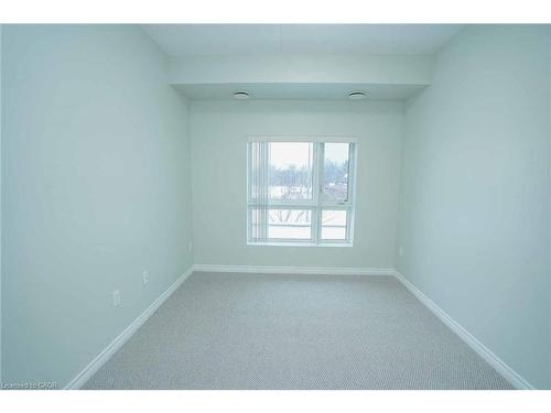 107-7 Kay Crescent, Guelph, ON - Indoor Photo Showing Other Room