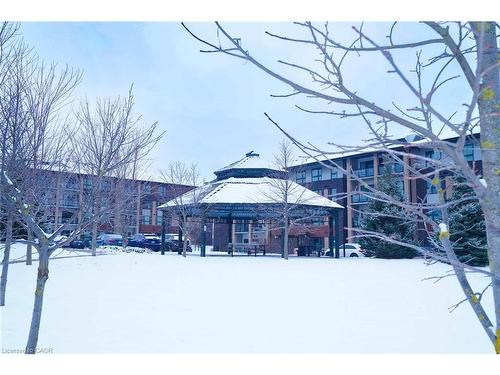 107-7 Kay Crescent, Guelph, ON - Outdoor