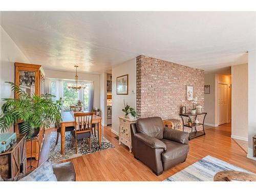 26 Douglas Avenue, Simcoe, ON - Indoor Photo Showing Living Room