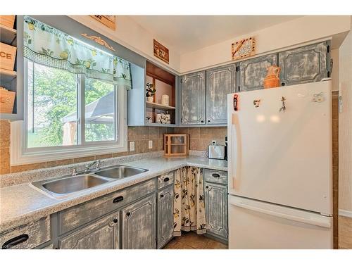 26 Douglas Avenue, Simcoe, ON - Indoor Photo Showing Kitchen With Double Sink