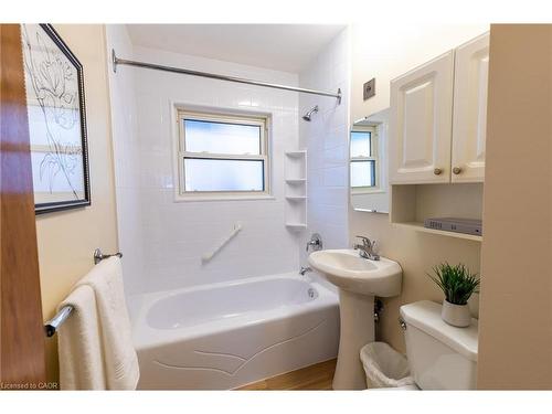 5 Mckenzie Street, Cambridge, ON - Indoor Photo Showing Bathroom