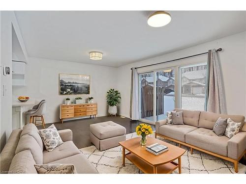 310 Fallowfield Drive, Kitchener, ON - Indoor Photo Showing Living Room