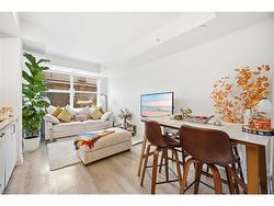 208-1787 St Clair Avenue W Toronto, ON M6N 0B7