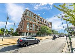 208-1787 St Clair Avenue W Toronto, ON M6N 0B7