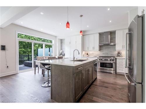 64 Elysian Fields Circle, Brampton, ON - Indoor Photo Showing Kitchen With Upgraded Kitchen