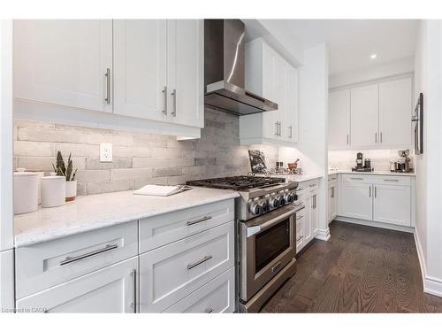 64 Elysian Fields Circle, Brampton, ON - Indoor Photo Showing Kitchen With Upgraded Kitchen