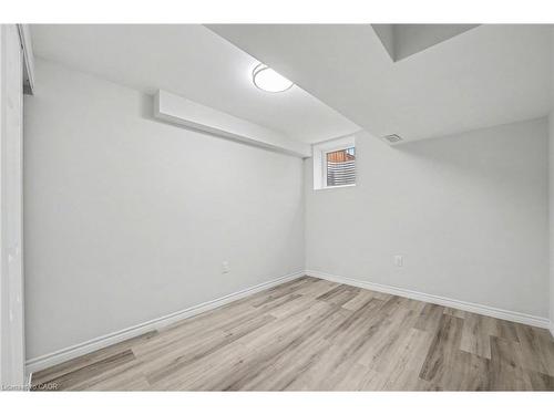 24 Derby Drive, Caledonia, ON - Indoor Photo Showing Other Room