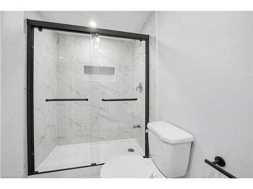 24 Derby Drive, Caledonia, ON - Indoor Photo Showing Bathroom