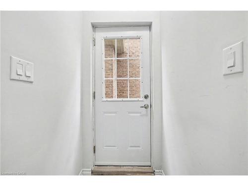 24 Derby Drive, Caledonia, ON - Indoor Photo Showing Other Room