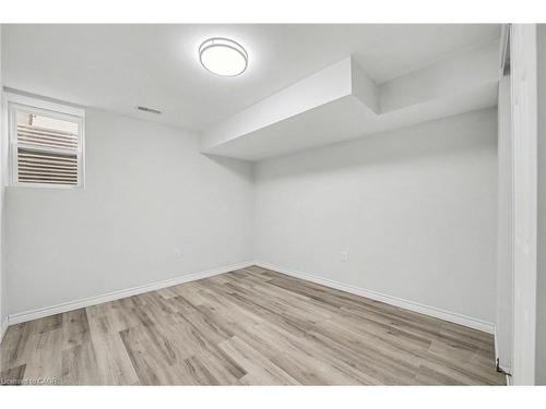 24 Derby Drive, Caledonia, ON - Indoor Photo Showing Other Room