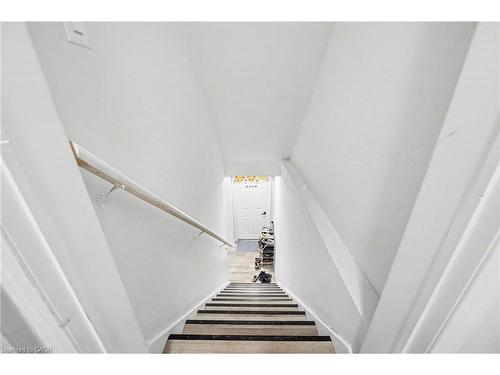 24 Derby Drive, Caledonia, ON - Indoor Photo Showing Other Room