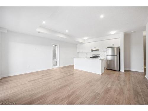 127 Reverie Way, Kitchener, ON - Indoor Photo Showing Kitchen