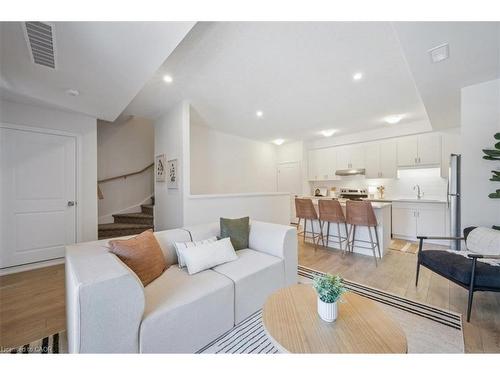 81 Reverie Way, Kitchener, ON - Indoor Photo Showing Living Room