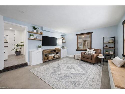 24 Manley Street, Ayr, ON - Indoor Photo Showing Living Room