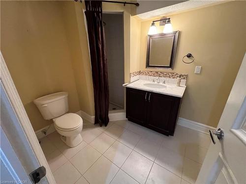 Lower-213 Paige Place, Kitchener, ON - Indoor Photo Showing Bathroom