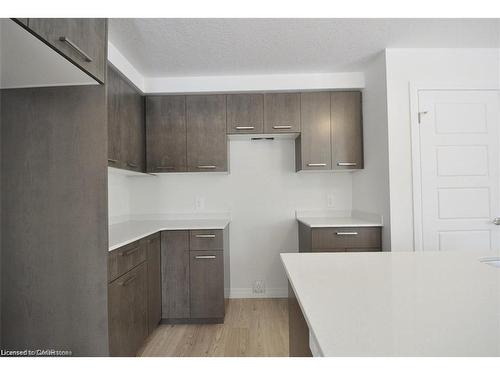 4-50 Faith Street, Cambridge, ON - Indoor Photo Showing Kitchen