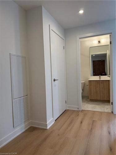 1812-25 Wellington Street S, Kitchener, ON - Indoor Photo Showing Other Room