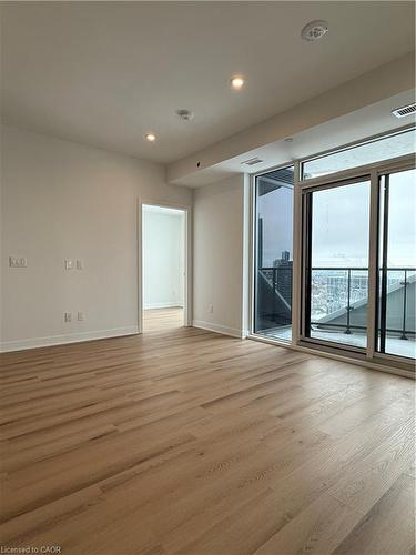 1812-25 Wellington Street S, Kitchener, ON - Indoor Photo Showing Other Room