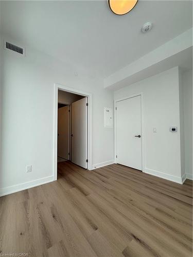 1812-25 Wellington Street S, Kitchener, ON - Indoor Photo Showing Other Room