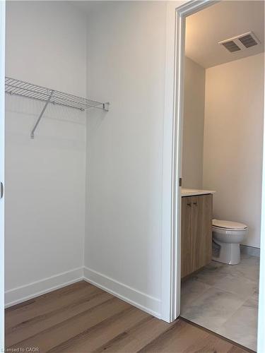 1812-25 Wellington Street S, Kitchener, ON - Indoor Photo Showing Bathroom