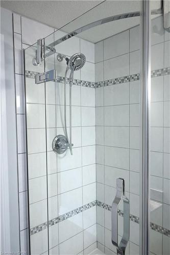 Lower-11 Wordsworth Place, Kitchener, ON - Indoor Photo Showing Bathroom