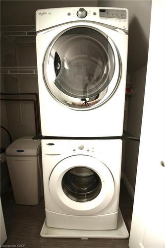 Lower-11 Wordsworth Place, Kitchener, ON - Indoor Photo Showing Laundry Room