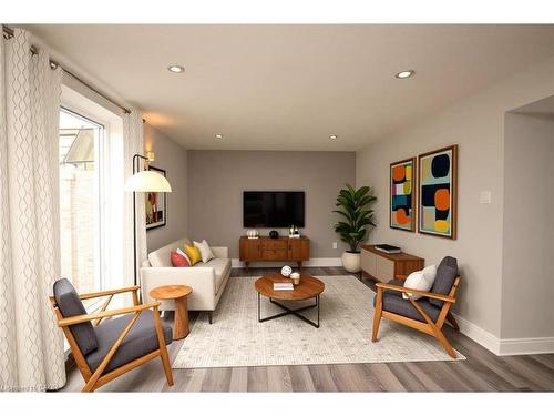 Lower-11 Wordsworth Place, Kitchener, ON - Indoor Photo Showing Living Room